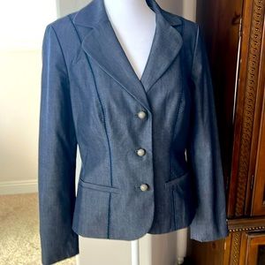 Fun blazer. Silver metal buttons. Great to dress up or down.